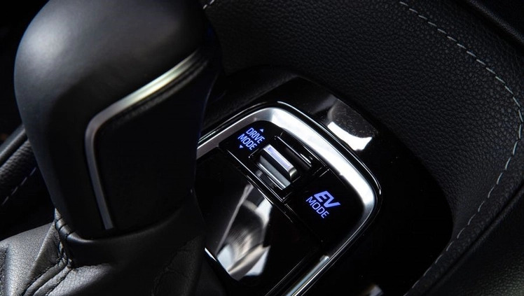 Suzuki Swace cena 105500 przebieg: 14800, rok produkcji 2021 z Ząbki małe 92